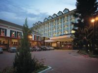 Century Pines Hotel